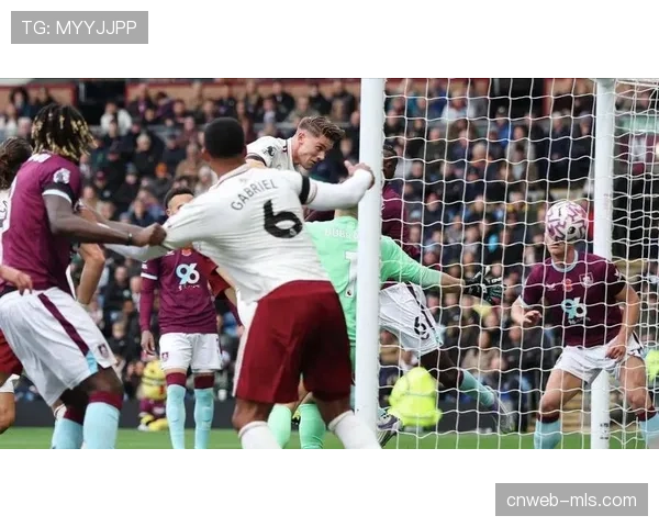 纽卡斯尔2-1战胜十人伯恩利，吉马良斯角球直接破门