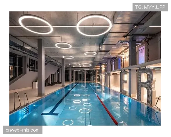 老旧空间改造为运动场馆成为新趋势，实现“上场运动、下场消费”场景闭环。